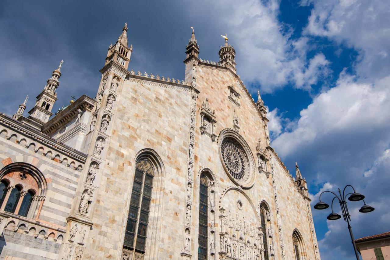 House Of Glass Cathedral View - The House Of Travelers Como Exteriér fotografie